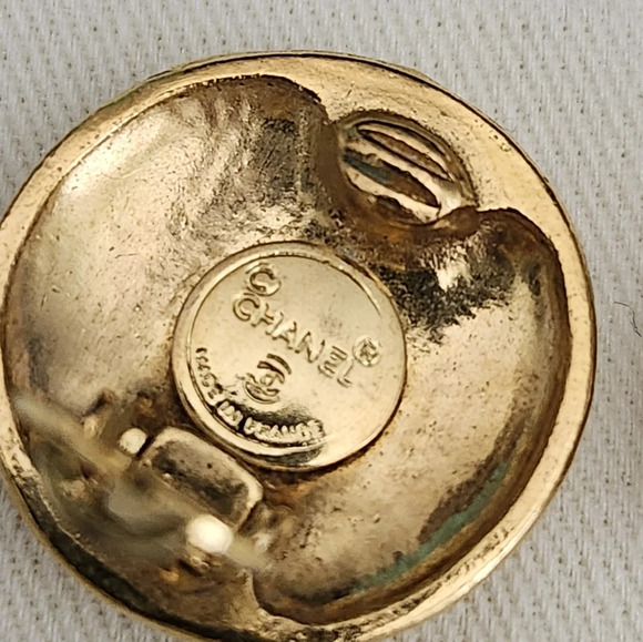 CHANEL 24k Gold Plated CC Logo Rope Round Clip On Earrings - Picture 7 of 7